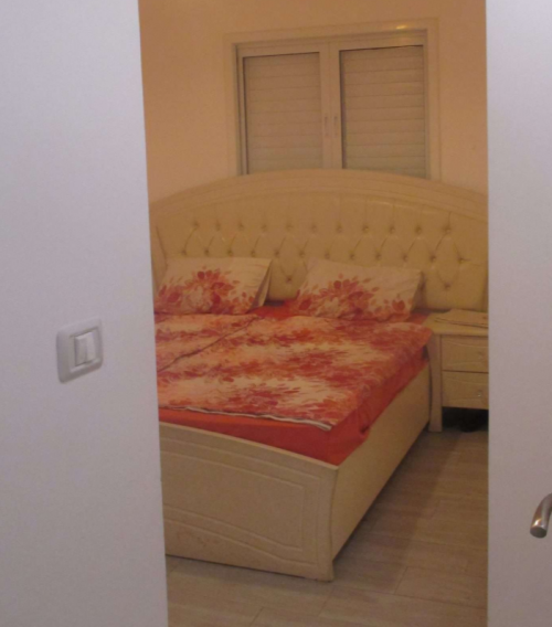 להשכרה לתקופה של 3 חודשים - דירה 4 חדרים בבני ברק - אזור העירייה