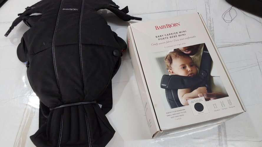 מנשא בייבי ביורן מיני