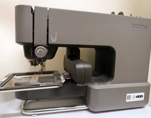 מכונת רקמה למכירה.jpg