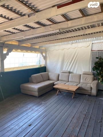 דירה 4 חדרים בשיכון ב בטבריה