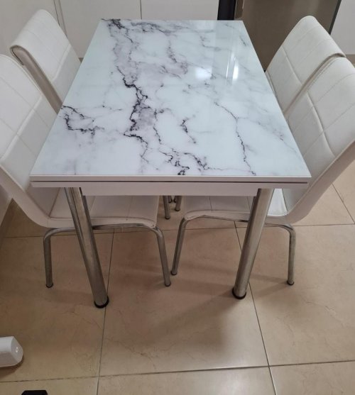 פינת אוכל +4 כסאות במצב טוב מאד!!