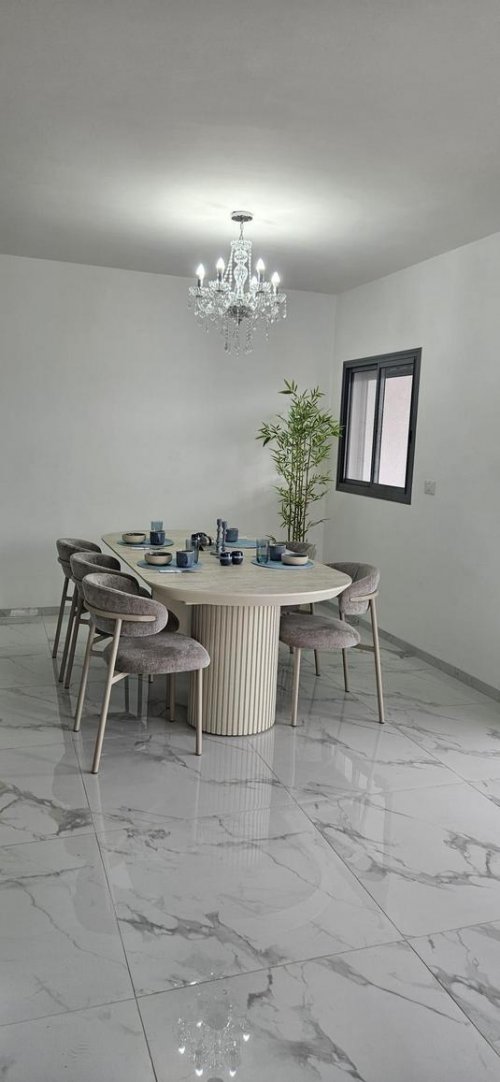 3 חדרי שינה. עד 12 איש. 12 דק הליכה מהכנרתת