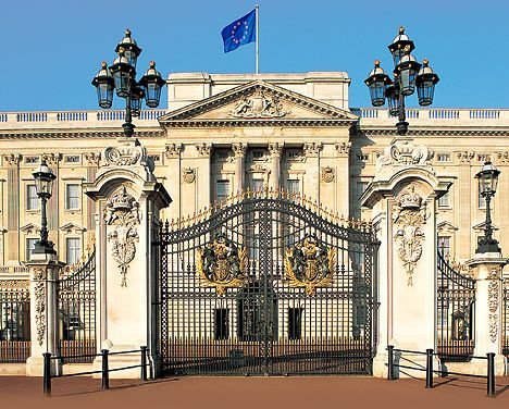 הארמון בקיגנהם לונדון.jpg 2.jpg