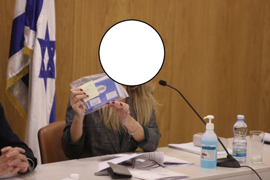 ערכת הצבעה סטרילית, שכוללת מעטפת הצבעה, עט חד פעמי, וכפפות. תחולק למבודדי בית שיגעו להצביע בקל...jpg