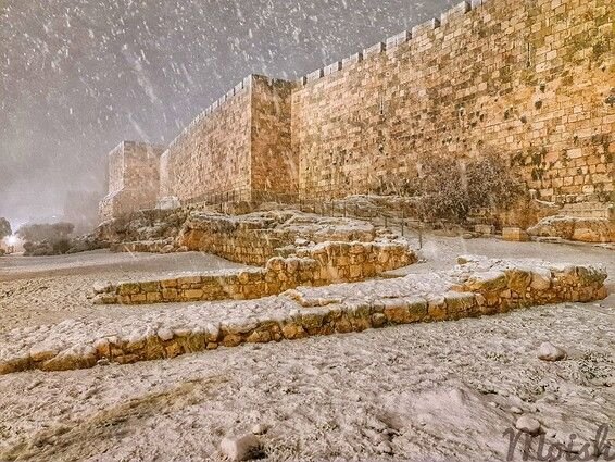 חומות העיר העתיקה.jpeg