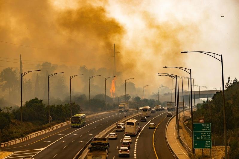 שריפה בהרי ירושלים ובשפלה 🔥 חסימות כבישים ופינוי ישובים