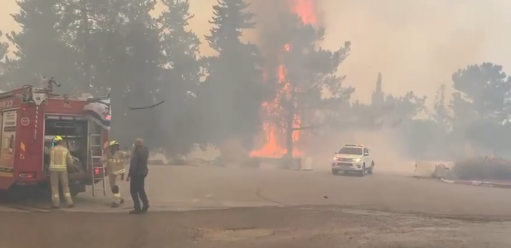 שריפות ענק • פינוי ישובים • עדכונים בלבד