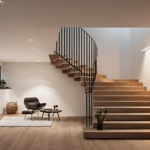 מדרגות מודרניות.jpg