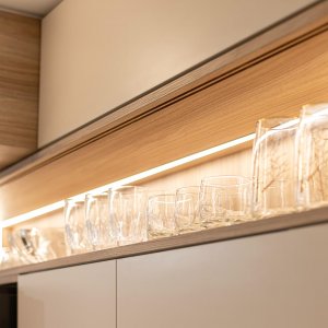 ויטרינה צרה וארוכה  - 2 מטר