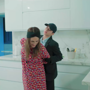 טריילר - שליחות בעין הסערה.mp4