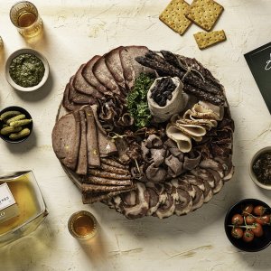 פרופיל הפקות צילום- מנדי פשקוס