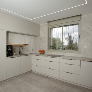 המטבח המרחבי- הרמוניקה מטבחים  (5).jpg