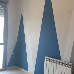 גם הקירות קיבלו צבע צורה - כל חדר והייחודיות שלו, לבחור/הדייר המיוחד שלו